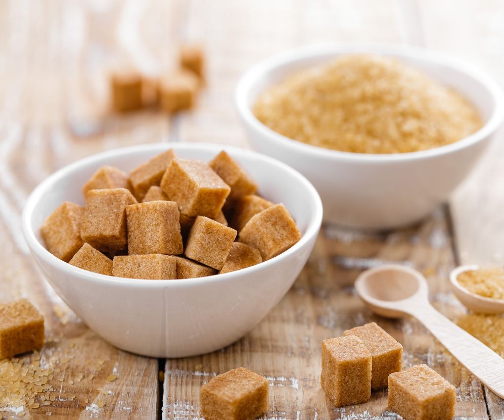 Cukier trzcinowy - czy jest zdrowy? Właściwości, wady i zalety