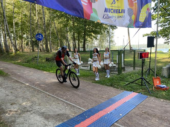 Kilometry Pomocy Michelin 2024. Sportowe emocje na plaży miejskiej w Olsztynie. Zobacz zdjęcia!