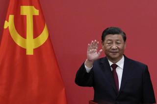 Xi Jinping zerwał z tradycją i wzmocnił swoją władzę. “Teraz musi zdecydować, co z nią zrobi” 