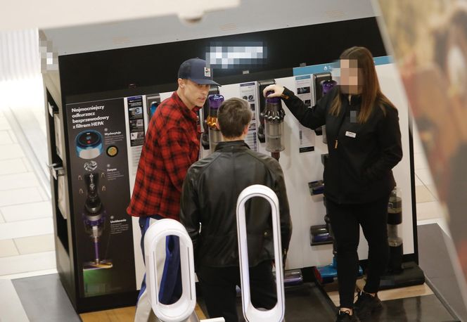 Maciej Zakościelny - męska wyprawa po odkurzacz