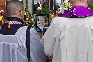 Może w niebie był wolny etat burmistrza. Wzruszające słowa na pogrzebie Piotr Żbikowskiego