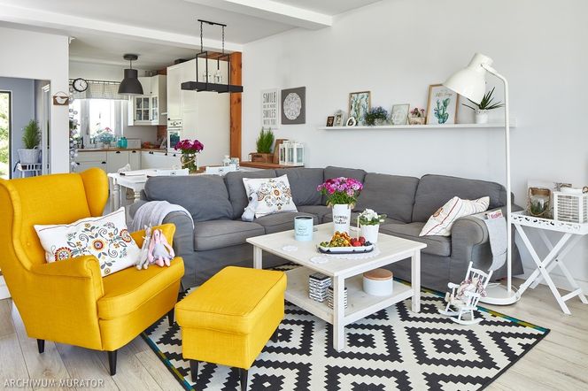 Ponadczasowa strefa dzienna. Jak urządzić rodzinne wnętrze?