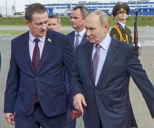  Zwrócili uwagę na ręce Putina. Zagadka rozwiązana?