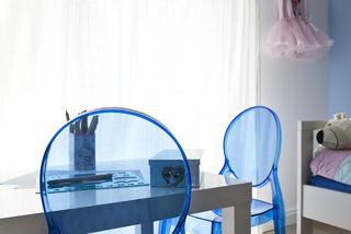 Niebieskie meble w pokoju dla dziewczynki