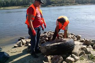 Opona znaleziona w Wiśle