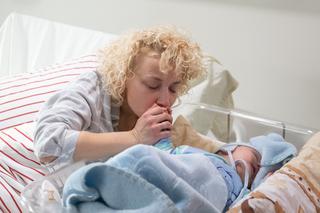 Na Wspólnej odc. 2839. Beata (Katarzyna Ptasińska), jej syn (Julian Duliński)
