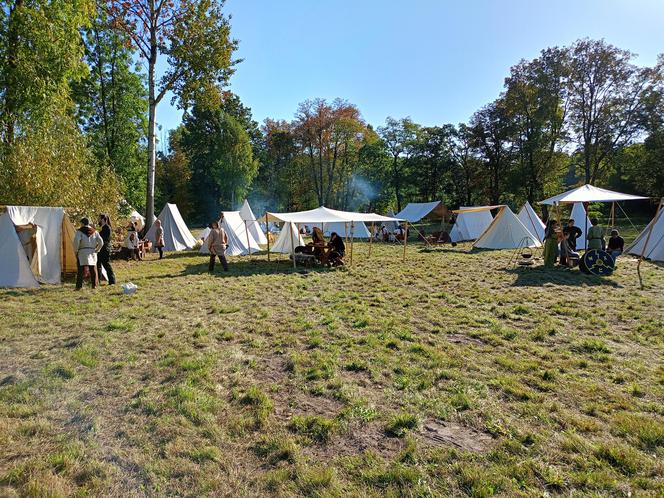 Odbywający się w Mrozach Festyn Archeologiczny to wydarzenie, które z roku na rok przyciąga coraz więcej umieszkańców regionu i turystów