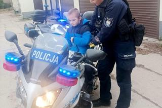 Jastrzębie-Zdrój: Kacperek marzy o byciu policjantem. Na komendzie czuje się jak w domu