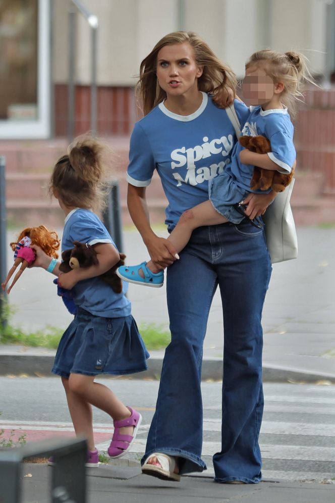 Agnieszka Kaczorowska. Tańcząca z córkami