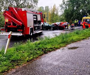 Koszmarny wypadek na Śląsku. Kierowcy uwięzieni w autach!