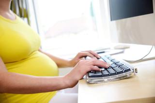 Praca aż do porodu - historie mam, które pracowały przez całą ciążę