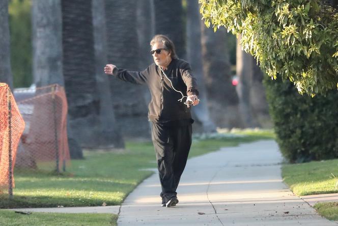 Al Pacino w formie. Tanecznym krokiem przechadza się po Beverly Hills