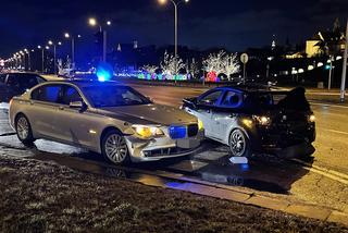 Limuzyna BMW Służby Ochrony Państwa roztrzaskana! Zderzenie aut w Warszawie