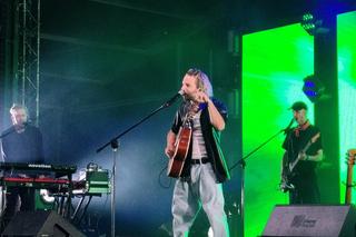 Męskie Granie 2024 we Wrocławiu. Ulewny deszcz i błoto nie przeszkadzały w dobrej zabawie. Tańczyliśmy w błocie z uśmiechem na ustach [RELACJA, ZDJĘCIA]