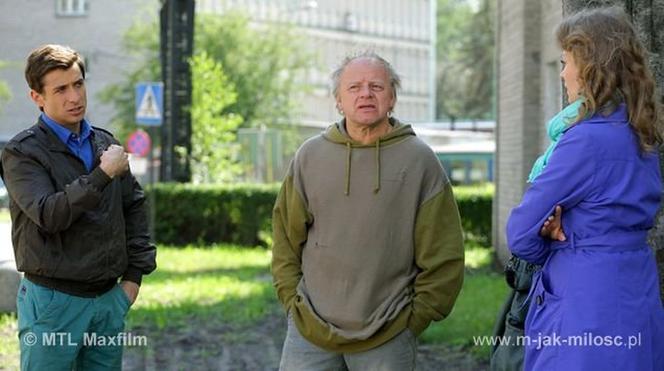 M jak miłość, odc. 945. Marek (Kacper Kuszewski), Jakubczyk (Michał Breitenwald), Anna (Tamara Arciuch)