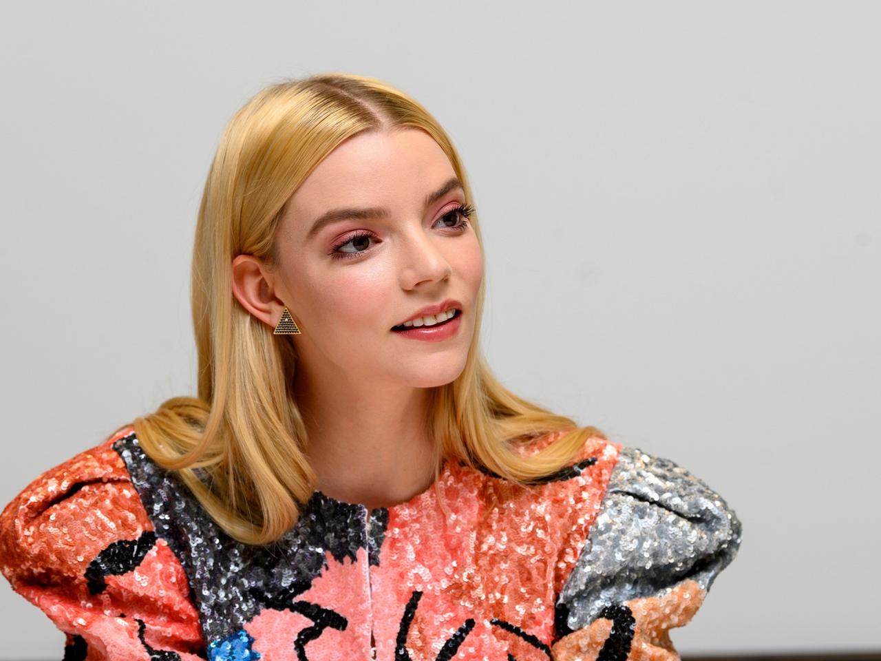 Anya Taylor-Joy to mega gwiazda. Paparazzi pobili się o jej zdjęcia!