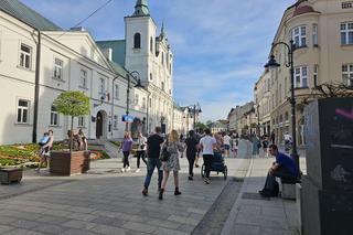 Wybory samorządowe 2024. Rzeszowianie ruszyli do urn [GALERIA]