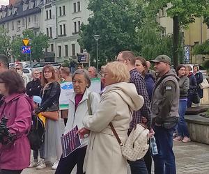 Protest kobiet Ani jednej więcej! w Kielcach (14 czerwca 2023)