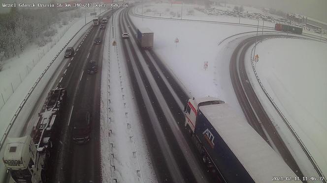 Śnieżyca w Trójmieście w czwartek 11.02.2021. Na drogach ślisko