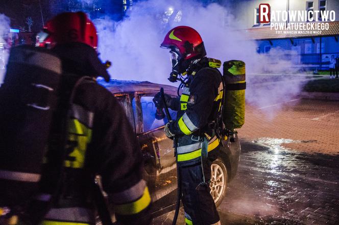 Spektakularne i przerażające! Zdjęcia płonącego auta wbijają w fotel