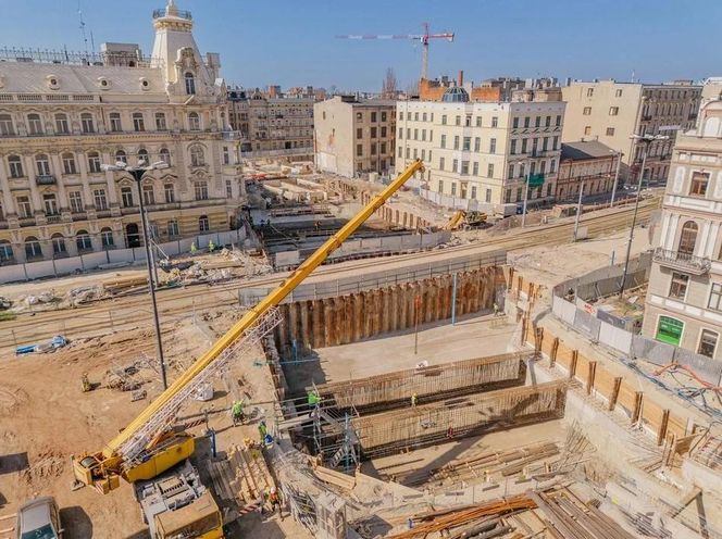 Budowa tunelu kolejowego i przystanku Śródmieście w Łodzi (marzec 2025)