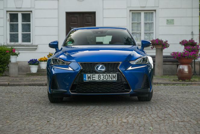 Lexus IS300h F SPORT