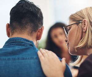 Kryzys ćwierćwiecza dotyka osób w wieku 25 lat. Poznaj 8 symptomów