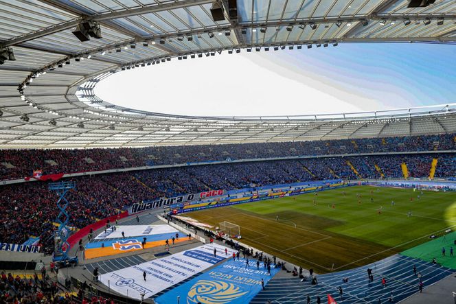 Ruch - Wisła: Zaorana murawa na Stadionie Śląskim