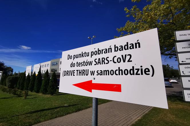 Mobilny punkt pobierania wymazów uruchomiono przy szpitalu Św. Łukasza w Tarnowie