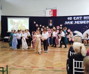 Uroczystość jubileuszowa w siedleckiej Dziesiątce była okazją do wspomnień