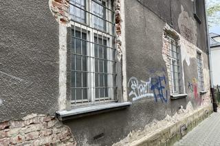 Zniszczona kamienica przy ul. Kazimierza Wielkiego w Nowym Sączu. Co w niej będzie? 