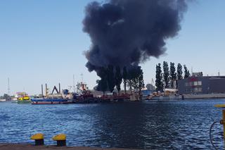 Gdańsk: Pożar na terenach portowych. POTĘŻNE KŁĘBY DYMU unoszą się nad miastem! [ZDJĘCIA]