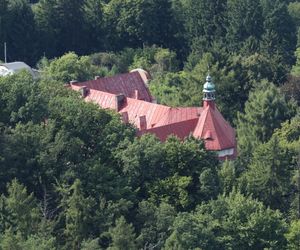 Obryw Skalny w Bardzie. Tutaj widoki zapierają dech w piersiach 