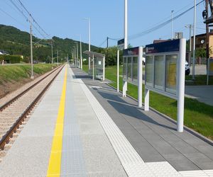 Nowe perony i infrastruktura kolejowa na kryniczance w Dolinie Popradu