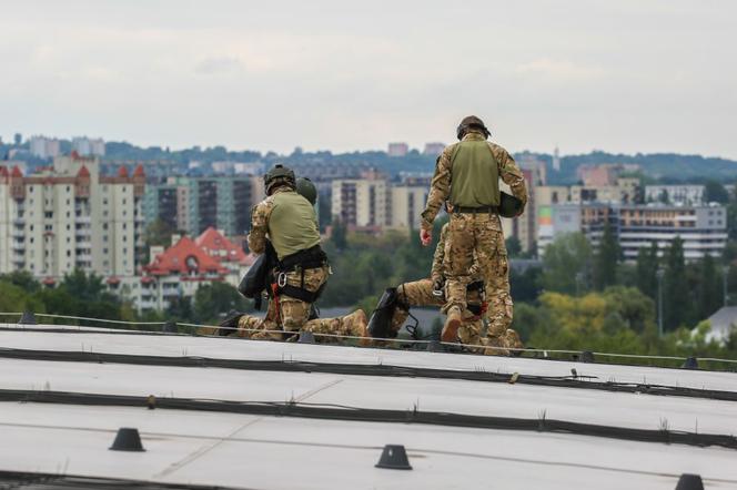 Widowiskowe ćwiczenia w krakowskiej Tauron Arenie