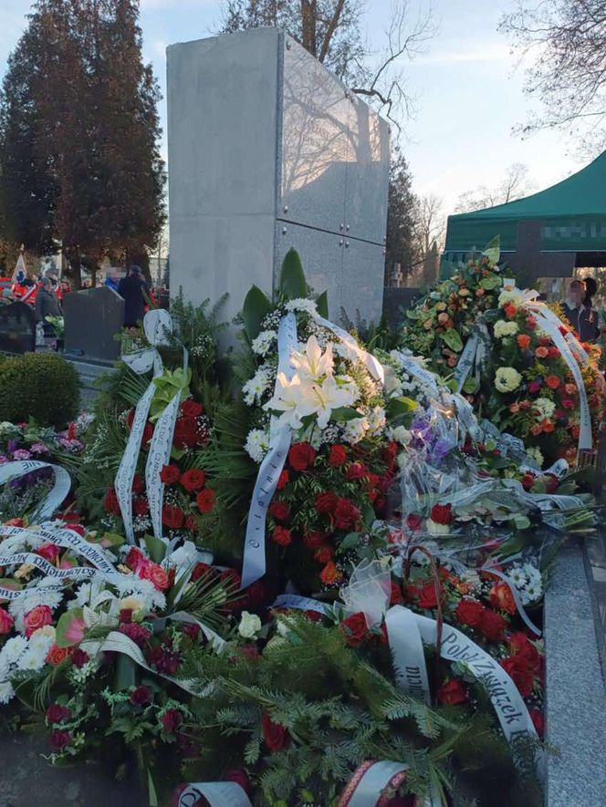 Pogrzeb ratownika medycznego zabitego w Siedlcach. Bliscy żegnają pana Cezarego