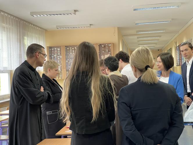 Matura 2023 z matematyki. Uczniowie z Krakowa rozpoczęli egzamin