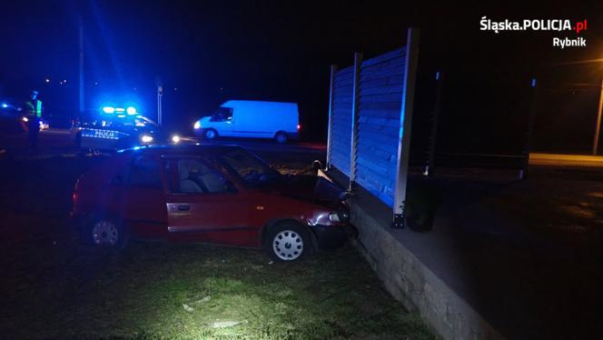 16-latek uciekał starą Skodą przed policjantami