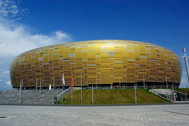 To największe stadiony w Polsce! Niektóre miejsca mogą zaskoczyć [GALERIA]