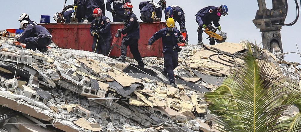 Przeczesują gruzy, licząc na cud