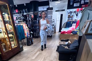 Anna Mucha na zakupach