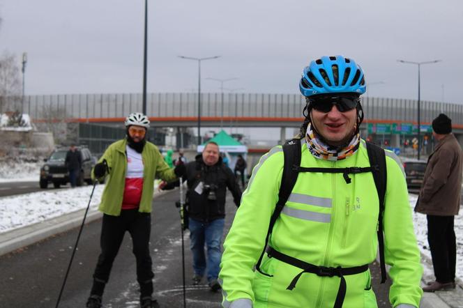 Przejechali nowym odcinkiem Trasy Górna