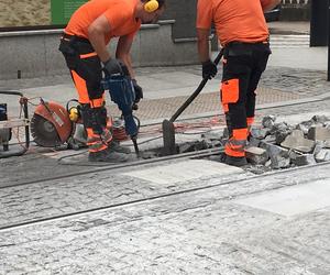 Trwa naprawa torowiska na Wybickiego w Grudziądzu