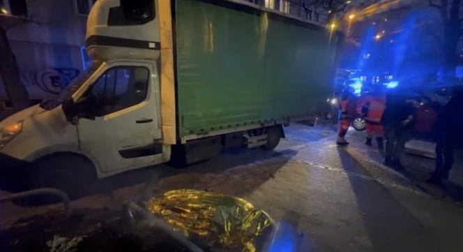 Makabra na Mokotowie. Zwłoki 60-letniego mężczyzny leżały na środku chodnika  