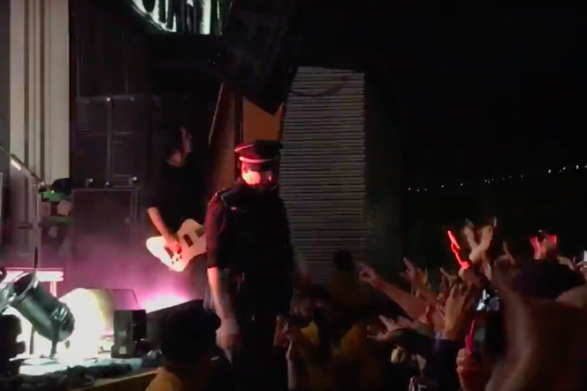 Marylin Manson spada ze sceny