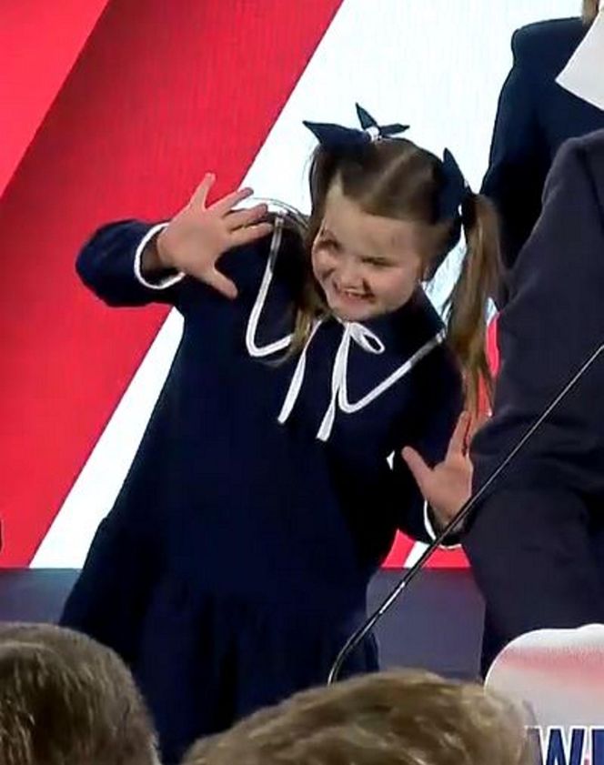 Karol Nawrocki z rodziną. Jego córka skradła show na wieczorze wyborczym