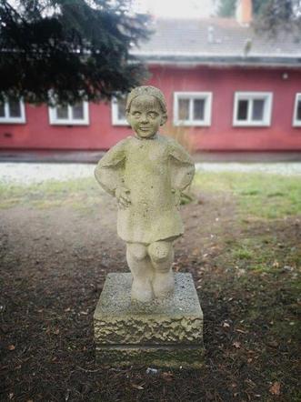 Rzeźba "Dziewczynka", "Przedszkolak" lub "Ania"