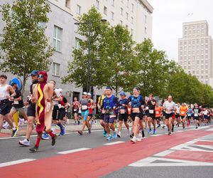 Uczestnicy Maratonu Warszawskiego 2025