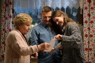 M jak miłość odc. 1855. Paweł (Rafał Mroczek), Franka (Dominika Kachlik), Barbara (Teresa Lipowska)