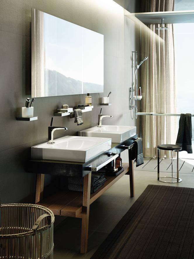 Łazienka w stylu nowoczesnym z dwoma umywalkami